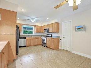 1221 Singer Dr, Singer Island FL 33404