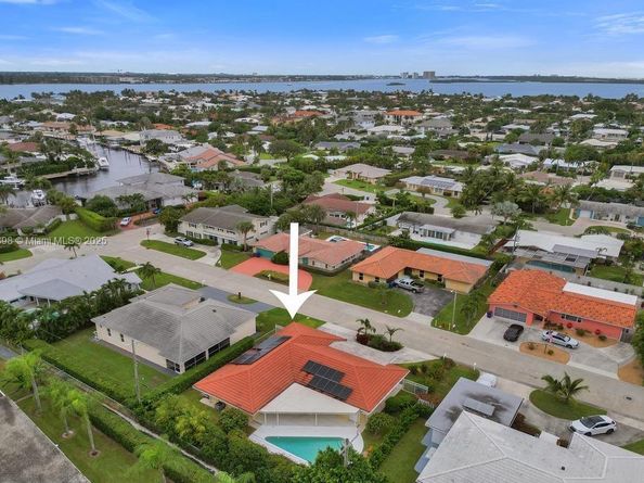 1221 Singer Dr, Singer Island FL 33404