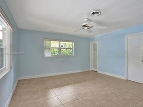 1221 Singer Dr, Singer Island FL 33404