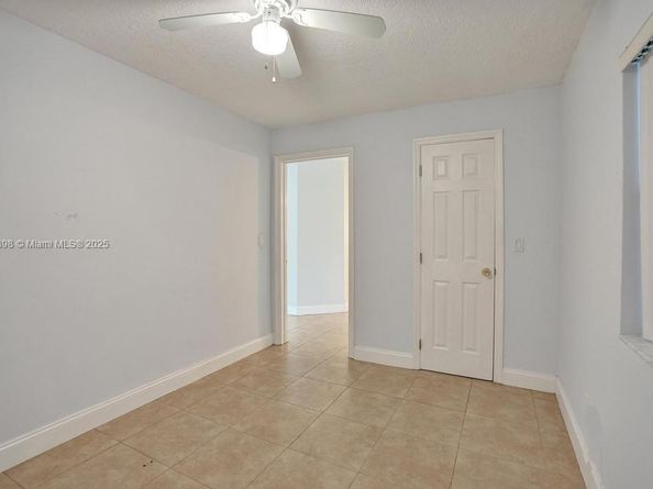 1221 Singer Dr, Singer Island FL 33404