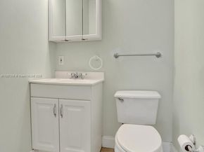 1221 Singer Dr, Singer Island FL 33404