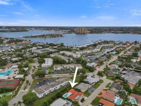 1221 Singer Dr, Singer Island FL 33404