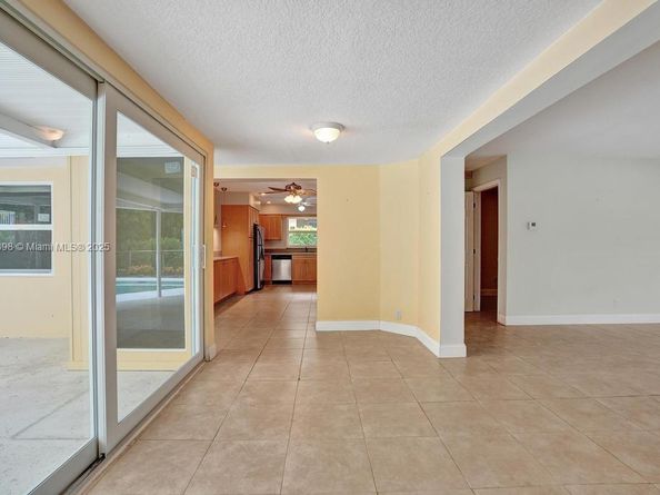 1221 Singer Dr, Singer Island FL 33404
