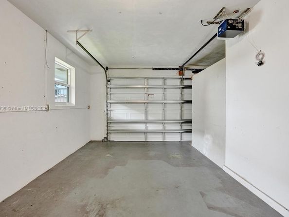 1221 Singer Dr, Singer Island FL 33404
