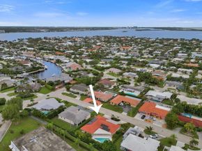 1221 Singer Dr, Singer Island FL 33404