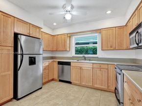 1221 Singer Dr, Singer Island FL 33404