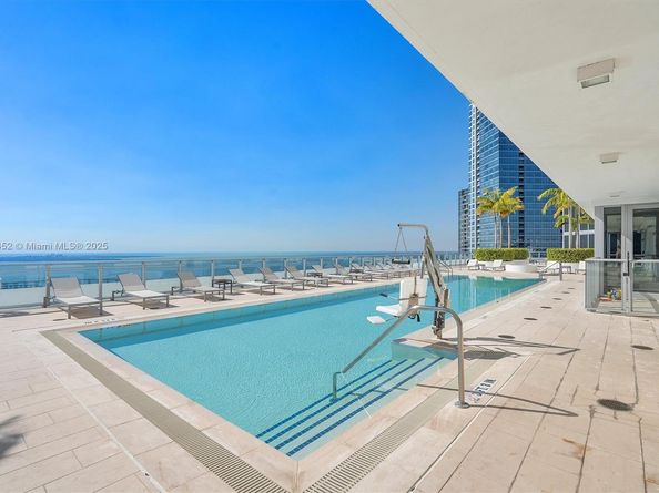 1300 Brickell Bay Dr 2402, Miami FL 33131