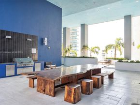 1300 Brickell Bay Dr 2402, Miami FL 33131