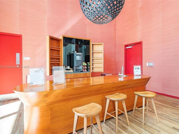 1300 Brickell Bay Dr 2402, Miami FL 33131