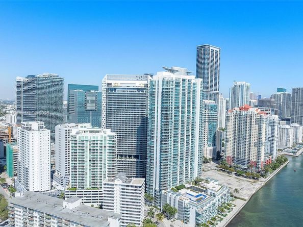1300 Brickell Bay Dr 2402, Miami FL 33131