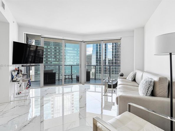 1300 Brickell Bay Dr 2402, Miami FL 33131