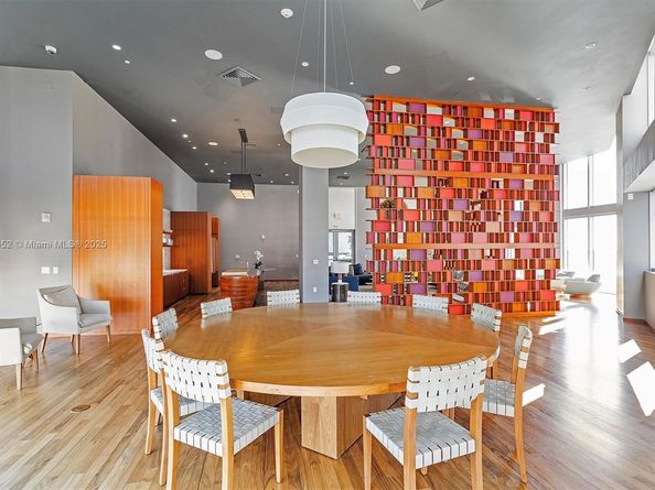 1300 Brickell Bay Dr 2402, Miami FL 33131
