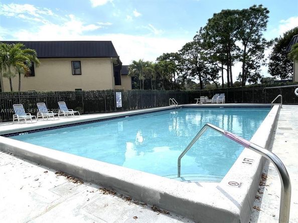 9173 NW 1st Ct 202, Pembroke Pines FL 33024