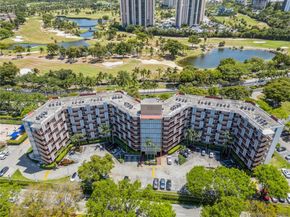 3101 N Country Club Dr 102, Aventura FL 33180