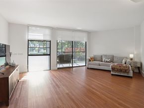 3101 N Country Club Dr 102, Aventura FL 33180