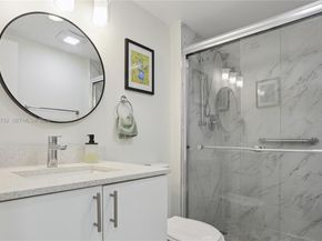 3101 N Country Club Dr 102, Aventura FL 33180
