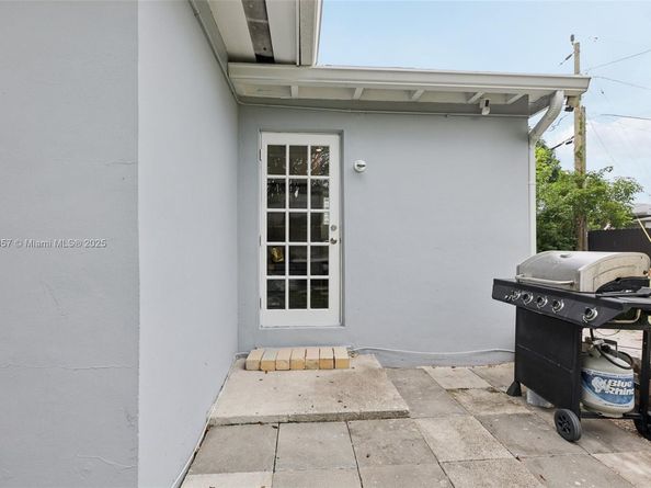 1841 NW 26th Ave, Fort Lauderdale FL 33311