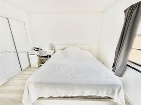 2203 NE 7th St 14, Hallandale Beach FL 33009