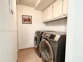 2203 NE 7th St 14, Hallandale Beach FL 33009