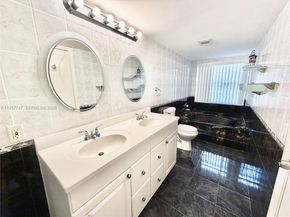 2203 NE 7th St 14, Hallandale Beach FL 33009