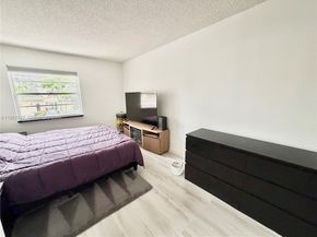 2203 NE 7th St 14, Hallandale Beach FL 33009