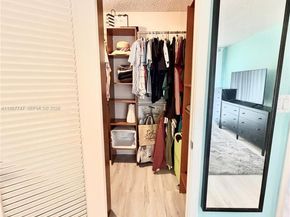 2203 NE 7th St 14, Hallandale Beach FL 33009