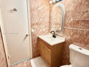 2203 NE 7th St 14, Hallandale Beach FL 33009