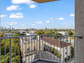 102 SW 6th Ave 605, Miami FL 33130