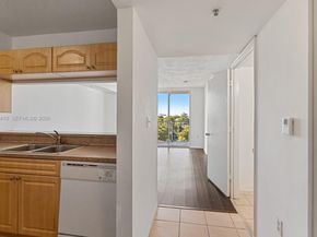 102 SW 6th Ave 605, Miami FL 33130