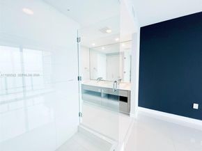 460 NE 28th St 1407, Miami FL 33137