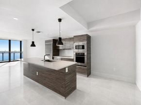 460 NE 28th St 1407, Miami FL 33137