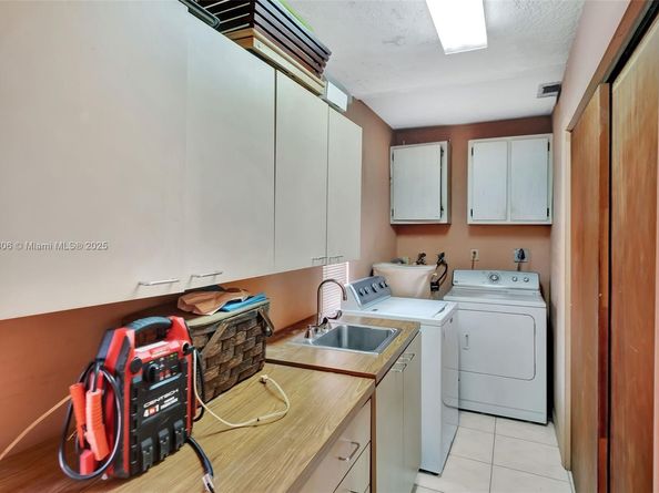 7815 SW 21st Ter, Miami FL 33155