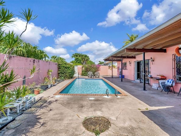 7815 SW 21st Ter, Miami FL 33155