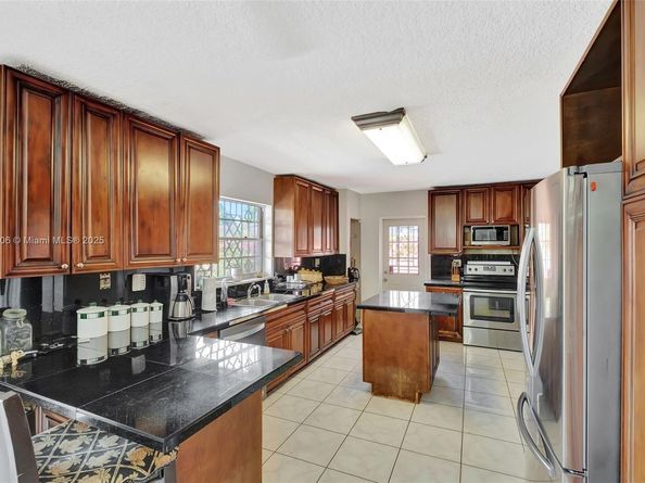 7815 SW 21st Ter, Miami FL 33155