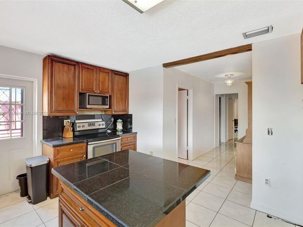 7815 SW 21st Ter, Miami FL 33155