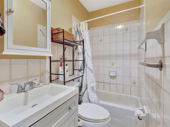 7815 SW 21st Ter, Miami FL 33155