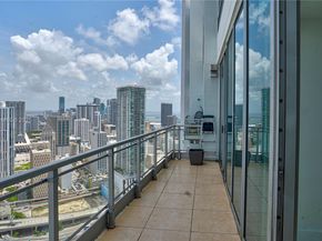 90 SW 3rd St PH10, Miami FL 33130