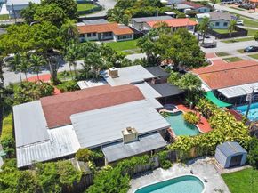 10255 SW 46th St, Miami FL 33165