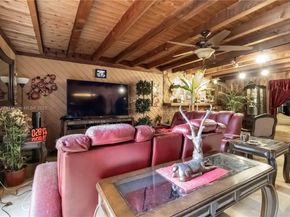 10255 SW 46th St, Miami FL 33165