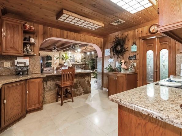 10255 SW 46th St, Miami FL 33165