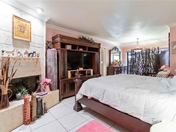 10255 SW 46th St, Miami FL 33165