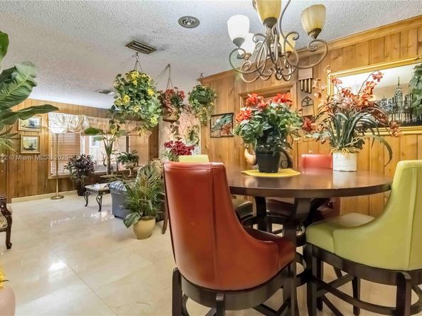 10255 SW 46th St, Miami FL 33165