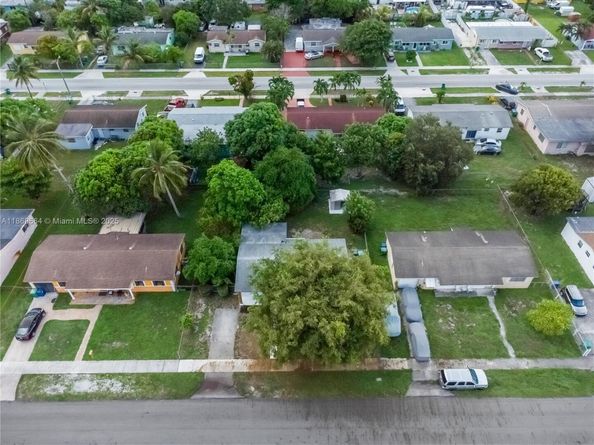 2805 NW 210th Ter, Miami Gardens FL 33056
