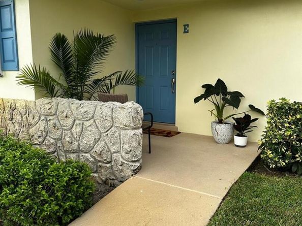 2844 Crosley Dr E E, West Palm Beach FL 33415