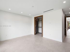 569 NW 44th St, Miami FL 33127