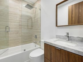 569 NW 44th St, Miami FL 33127