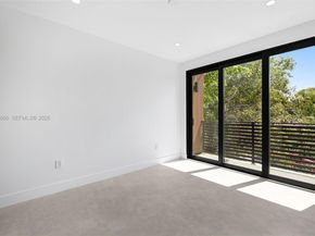 569 NW 44th St, Miami FL 33127