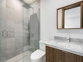 569 NW 44th St, Miami FL 33127