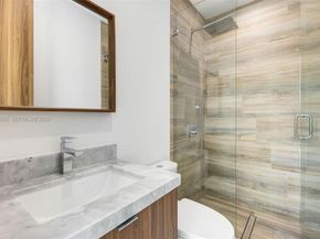 569 NW 44th St, Miami FL 33127