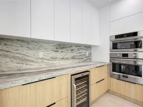 569 NW 44th St, Miami FL 33127